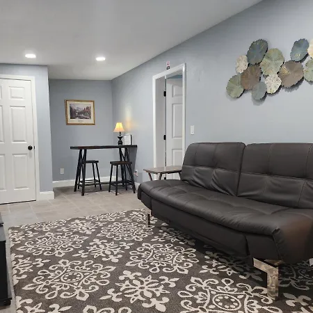 Lovely One Bedroom Home/ Guest House